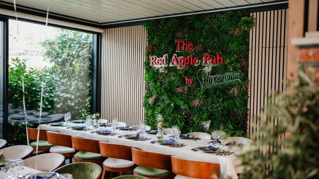 The Red Apple Pub